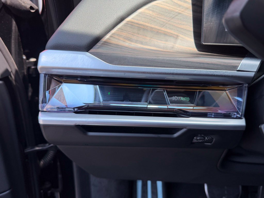 Used 2023 BMW 760i xDrive w/ Luxury Rear Seating Package AWD/4WD image 18