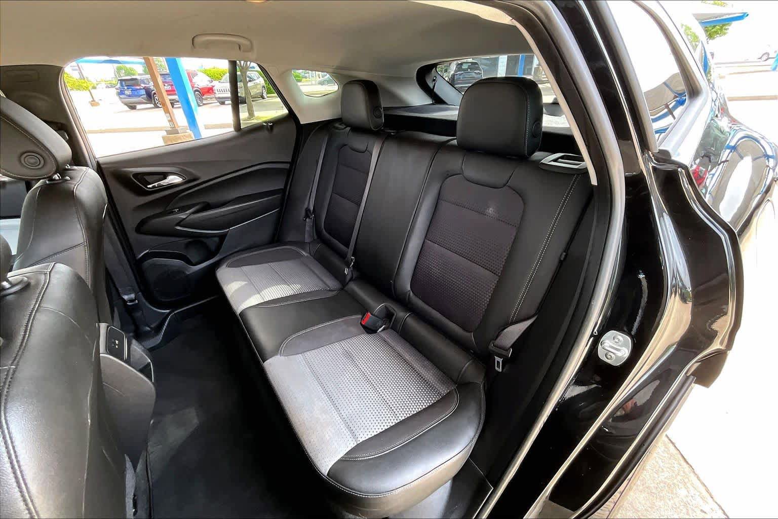 Used 2024 Chevrolet Trax LT FWD image 21