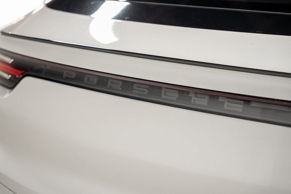 Used 2023 Porsche Cayenne Platinum Edition AWD/4WD image 23