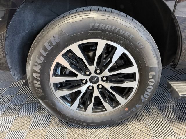 Used 2025 Ford Expedition Max Platinum AWD/4WD image 44