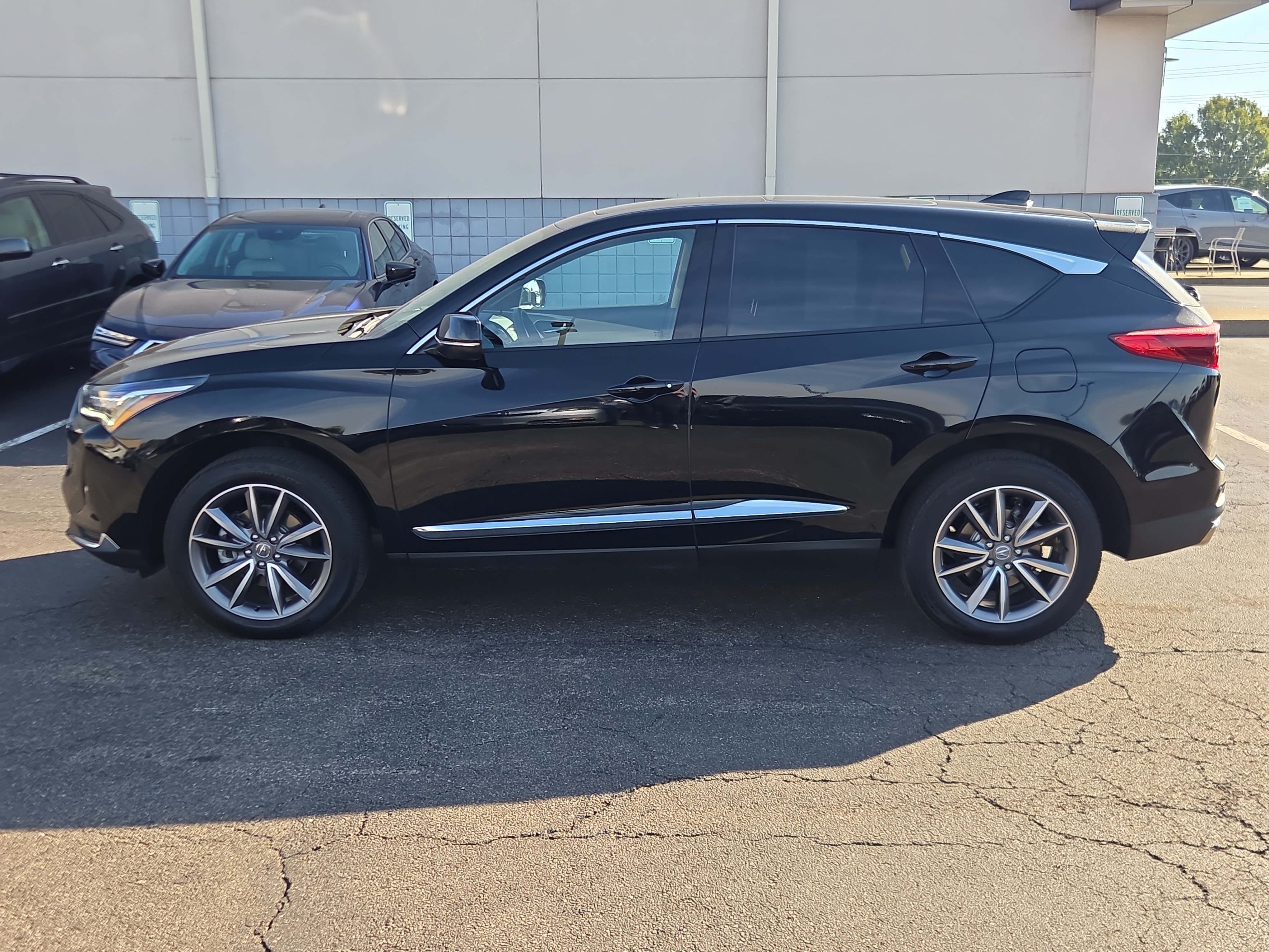 Used 2024 Acura RDX w/ Technology Package AWD/4WD image 4