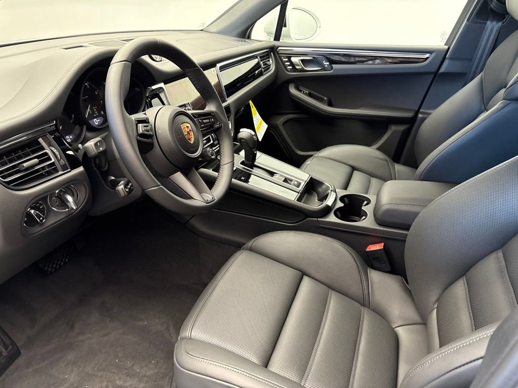 New 2026 Porsche Macan AWD/4WD image 5