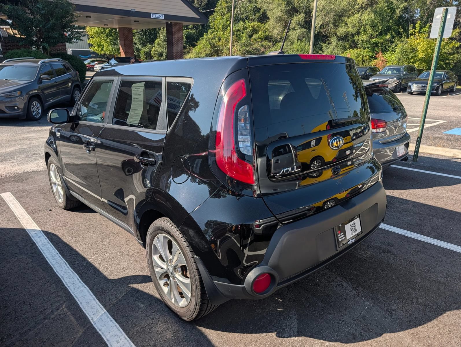 Used 2015 Kia Soul + FWD image 2