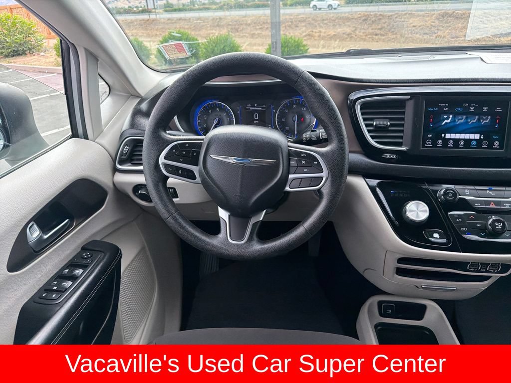 Used 2021 Chrysler Voyager LX FWD image 13
