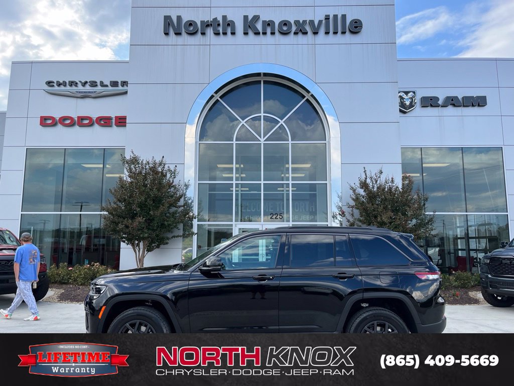 New 2027 Jeep Grand Cherokee 4WD image 2