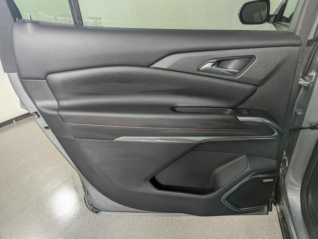 Used 2024 Chevrolet Traverse RS AWD/4WD image 16