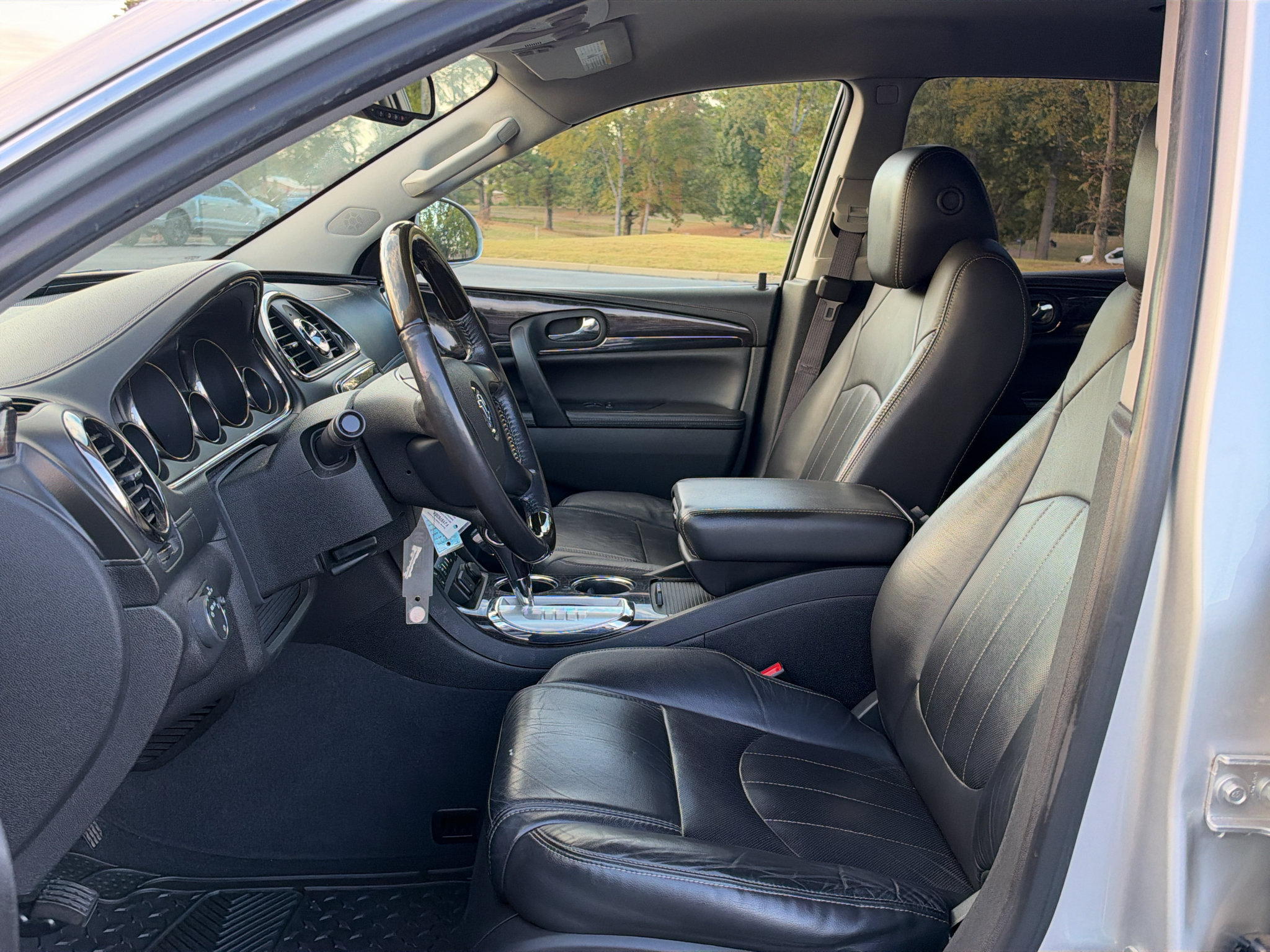 Used 2015 Buick Enclave Leather FWD image 12