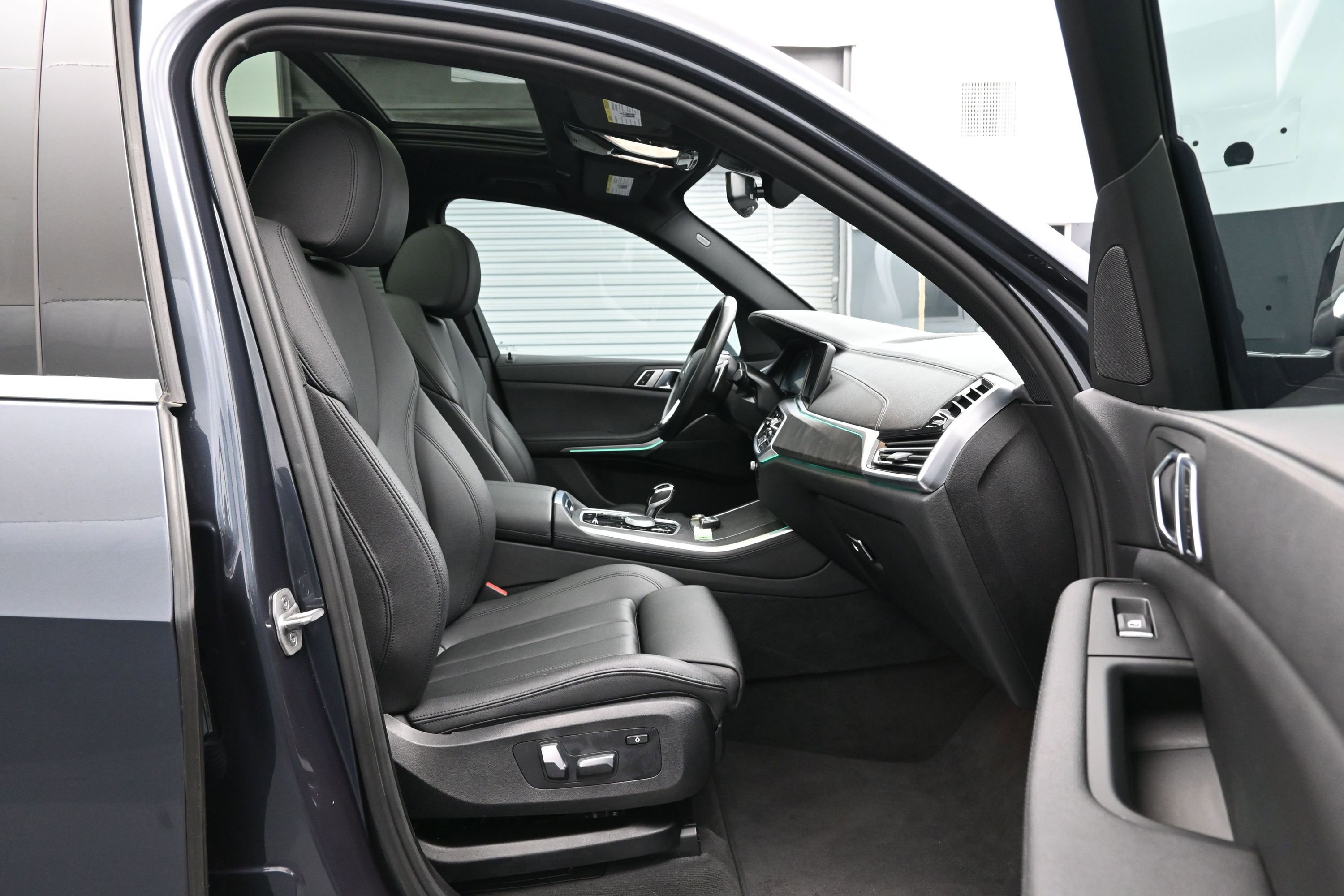 Used 2022 BMW X5 xDrive45e w/ Climate Comfort Package AWD/4WD image 13
