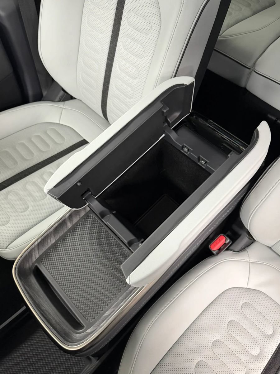 Used 2022 Rivian R1T Adventure AWD/4WD image 34
