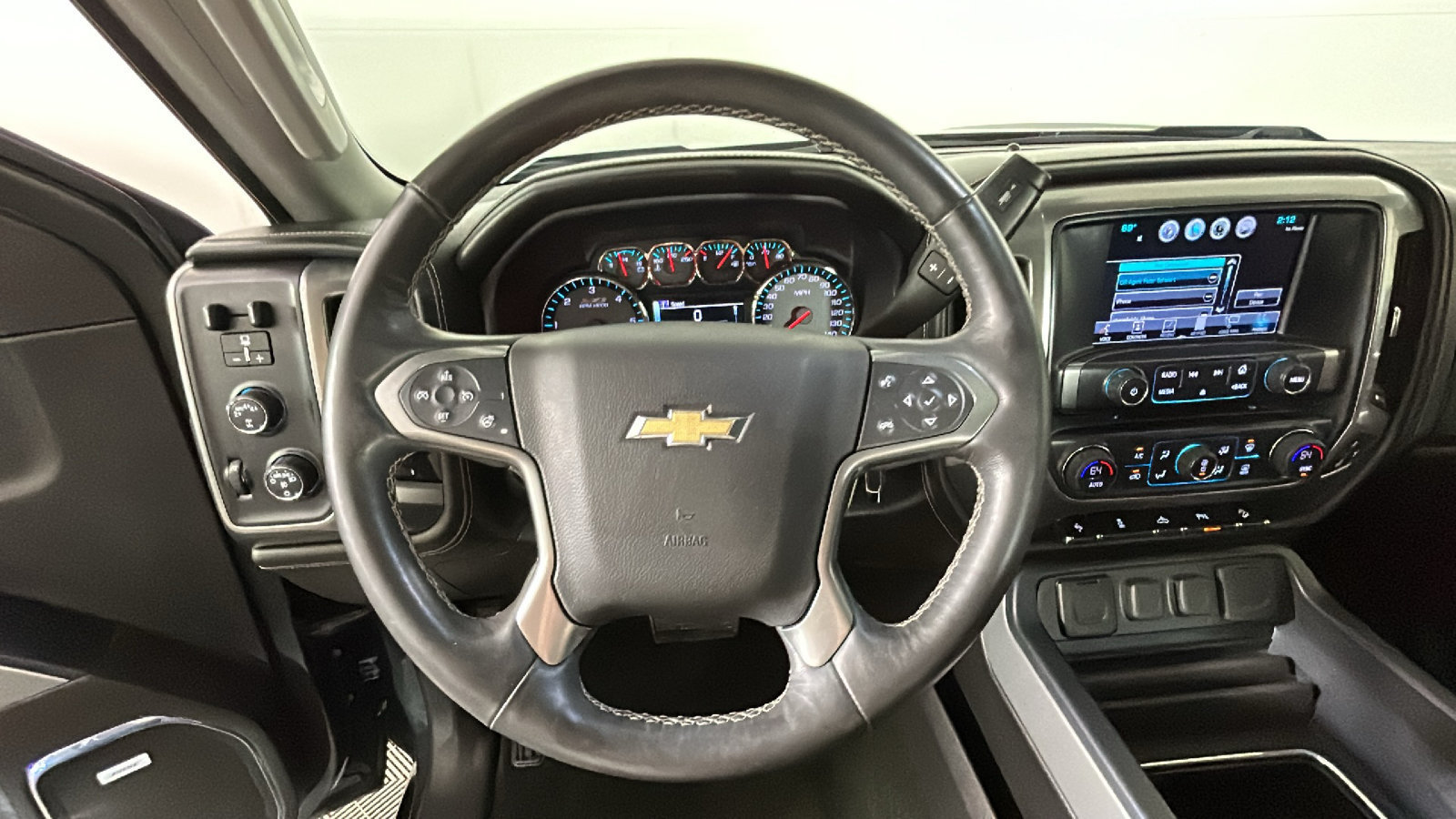 Used 2017 Chevrolet Silverado 1500 LTZ Z71 w/ LTZ Plus Package AWD/4WD image 18