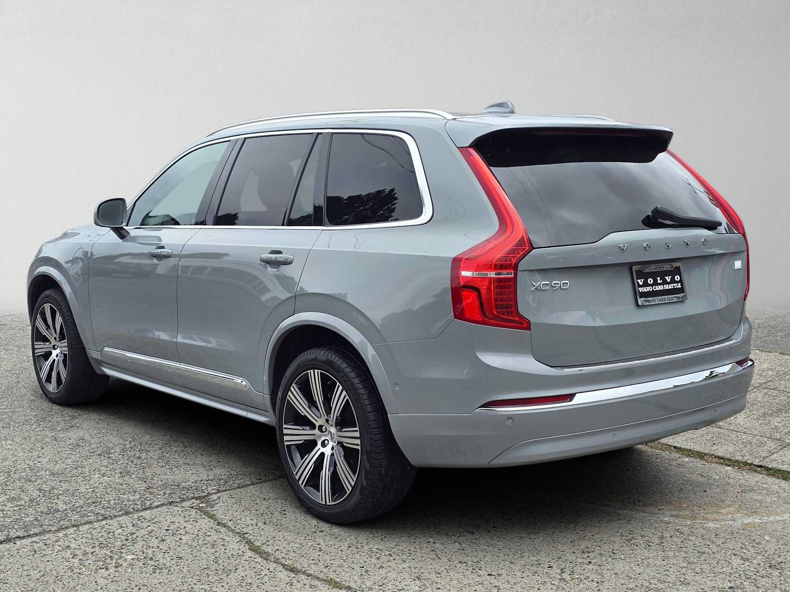 Certified 2024 Volvo XC90 T8 Ultimate w/ Protection Package Premier AWD/4WD image 5