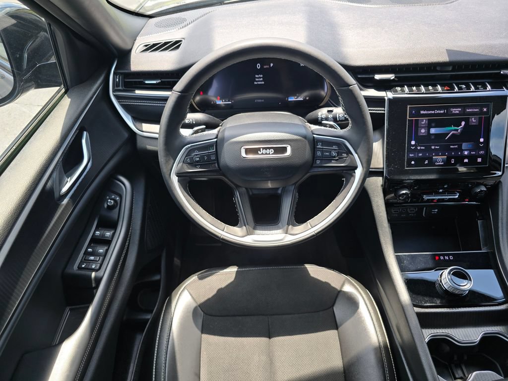 Used 2024 Jeep Grand Cherokee Altitude AWD/4WD image 18