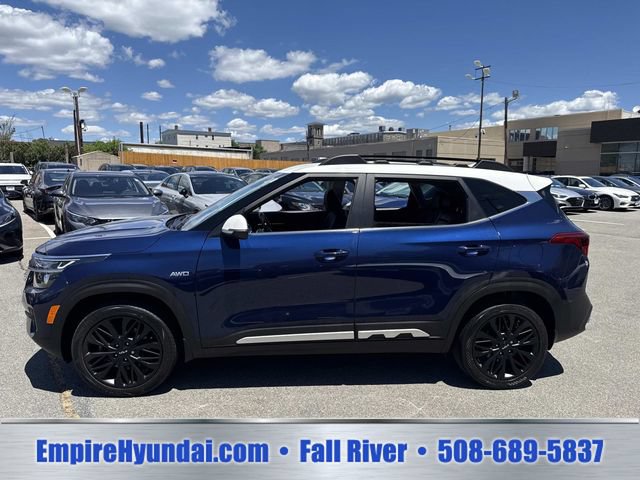 Used 2023 Kia Seltos Nightfall Edition AWD/4WD image 9