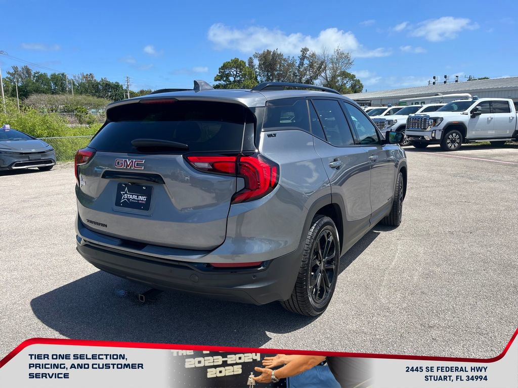 Used 2021 GMC Terrain SLT w/ Elevation Edition image 3