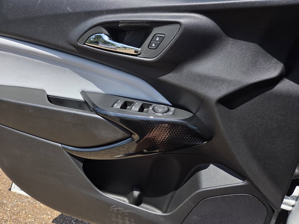 New 2026 Chevrolet Trax LT w/ Driver Confidence Package FWD image 18