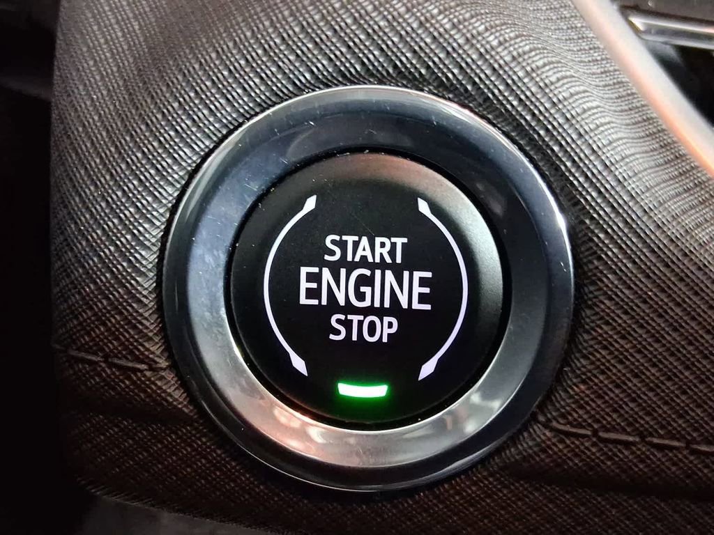 Used 2025 Chevrolet TrailBlazer LT image 30