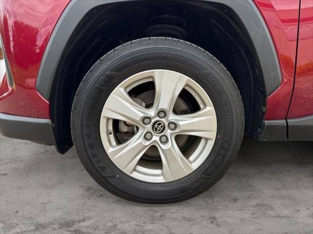 Certified 2019 Toyota RAV4 LE w/ Carpet Mat Package AWD/4WD image 99