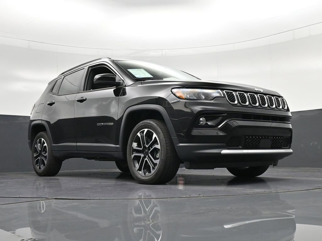 Used 2023 Jeep Compass Limited AWD/4WD image 33