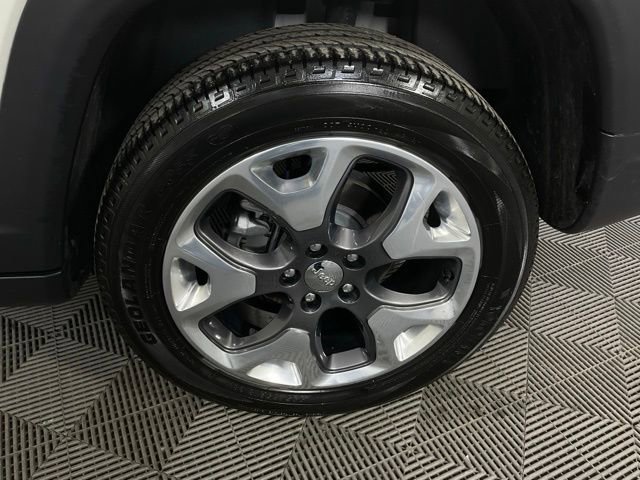 Used 2021 Jeep Compass Limited image 37