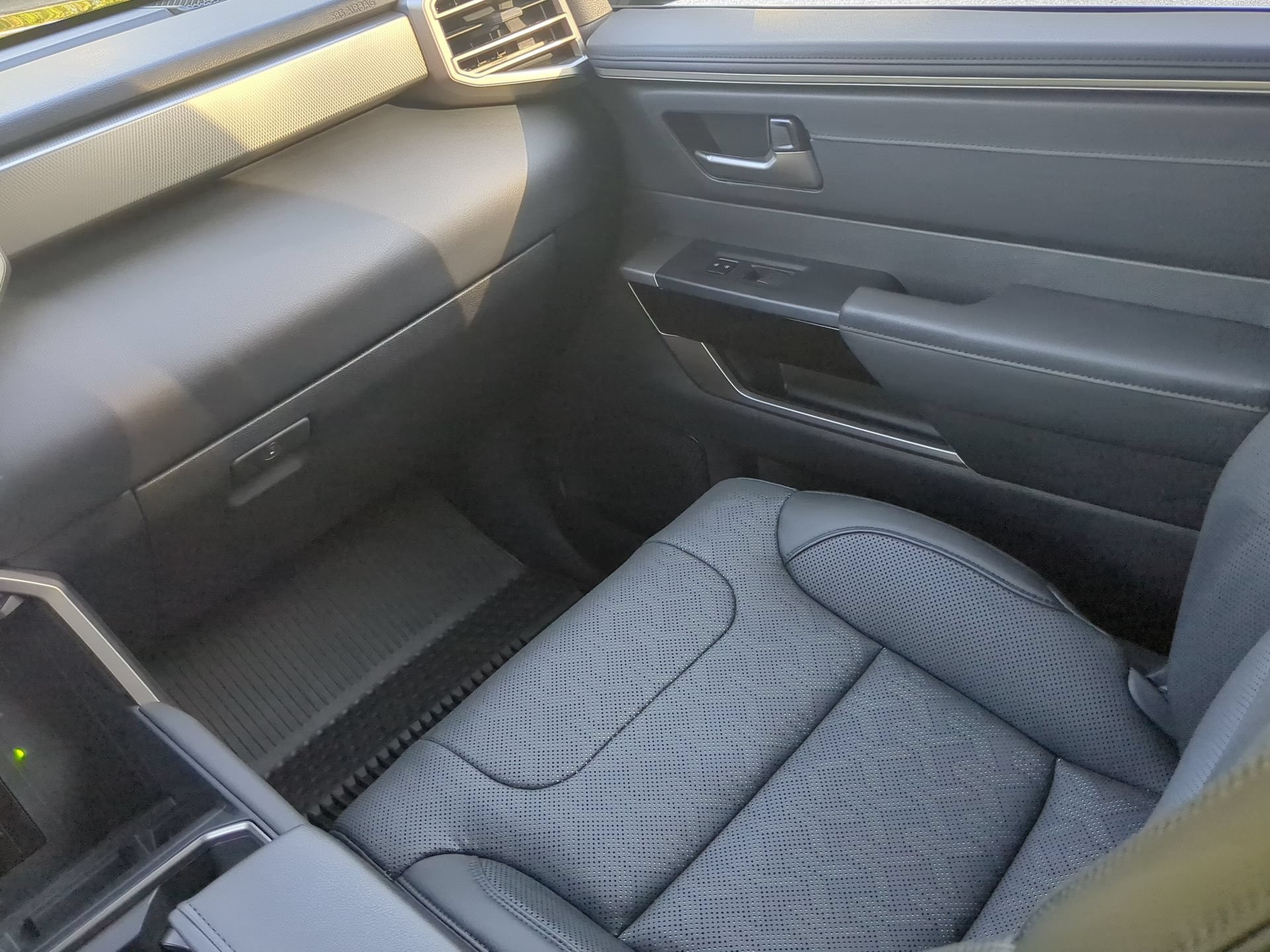Used 2023 Toyota Tundra Limited AWD/4WD image 53