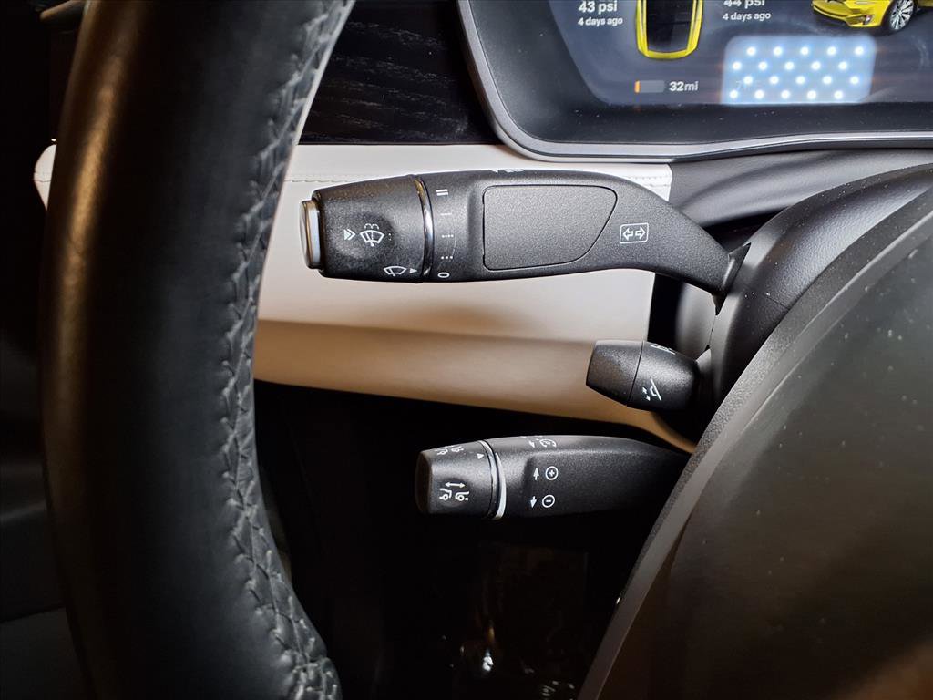 Used 2019 Tesla Model X 75D image 7