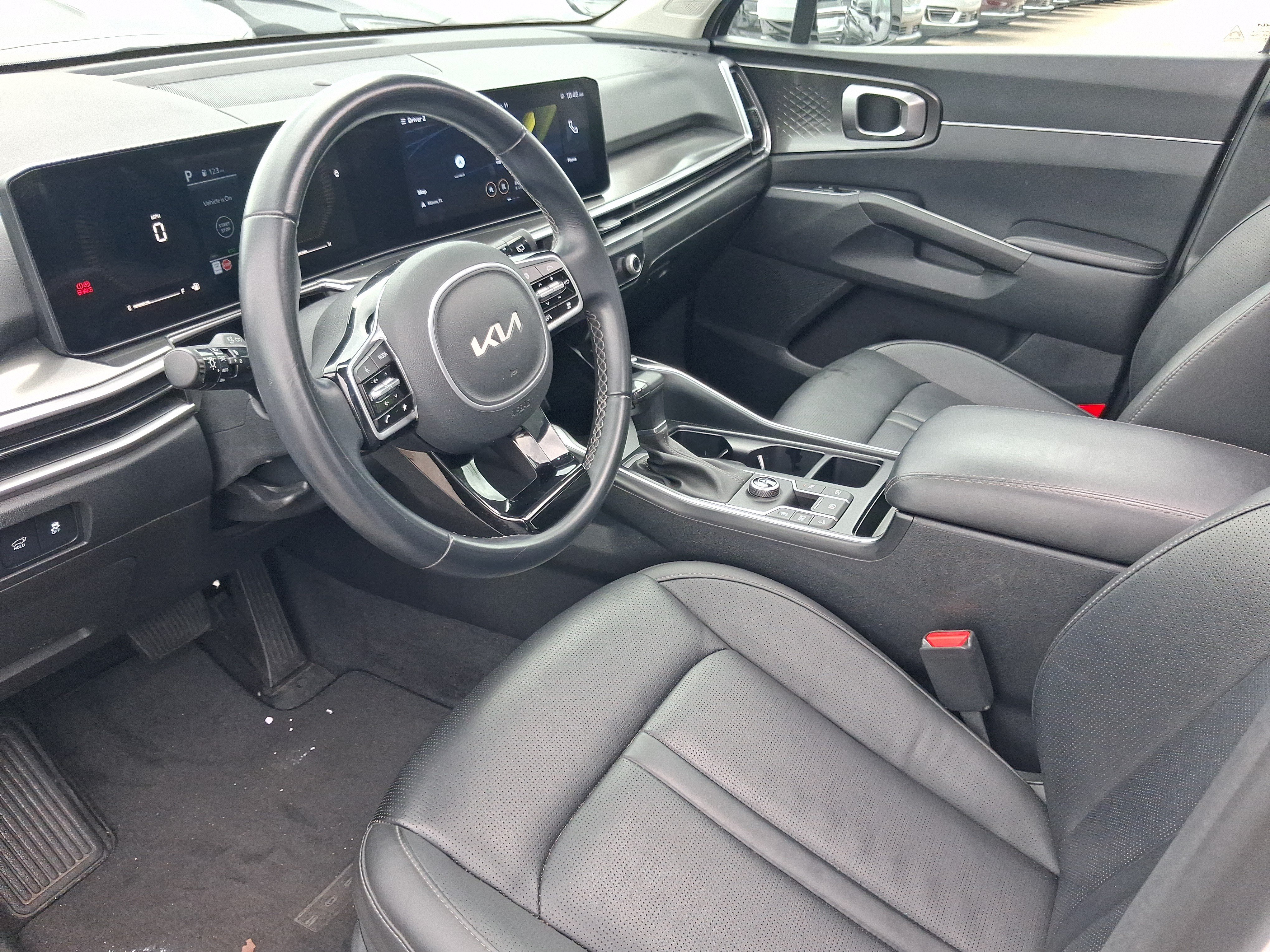 Used 2025 Kia Sorento EX w/ Panoramic Sunroof Package FWD image 10
