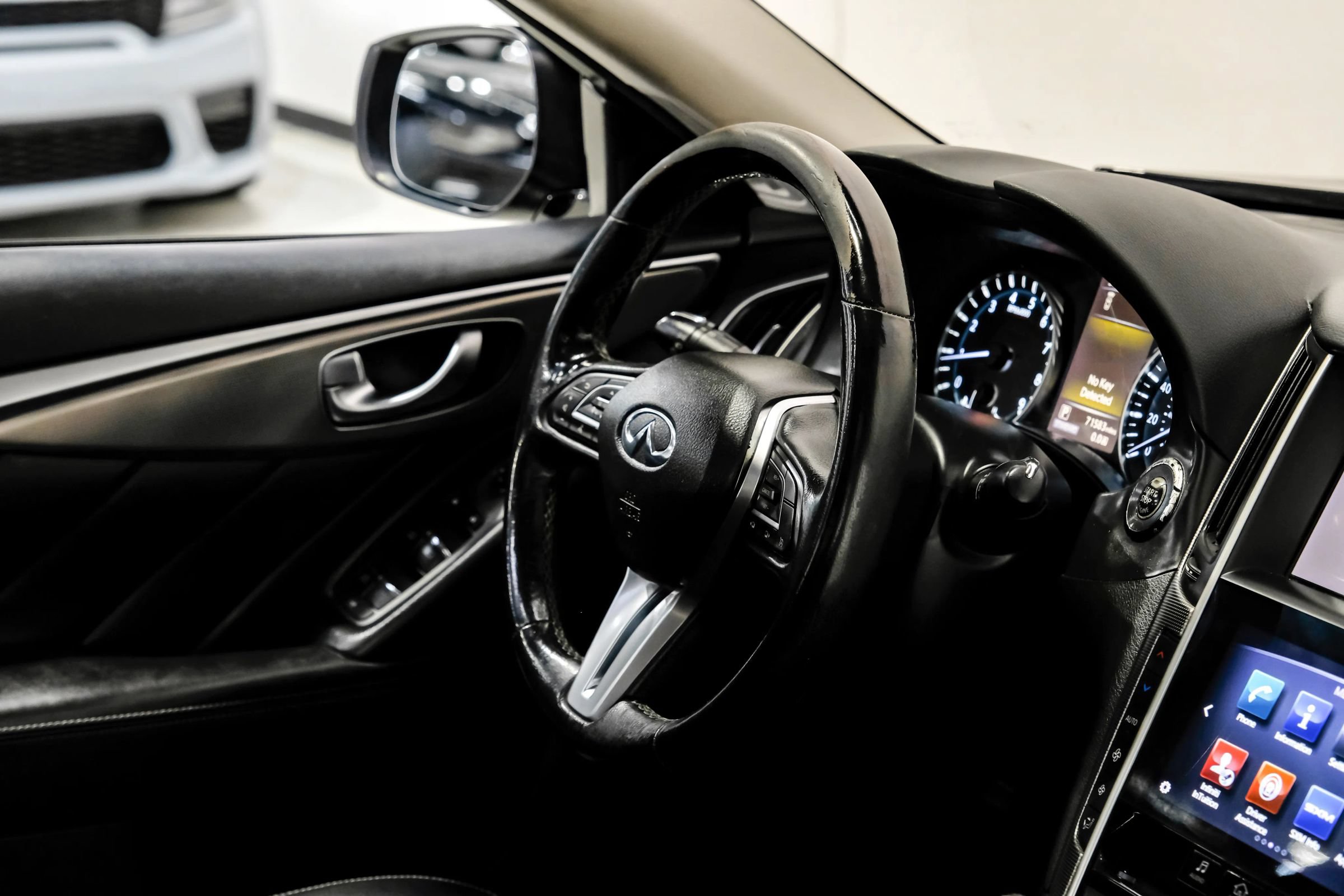 Used 2019 INFINITI Q50 Signature Edition RWD image 18