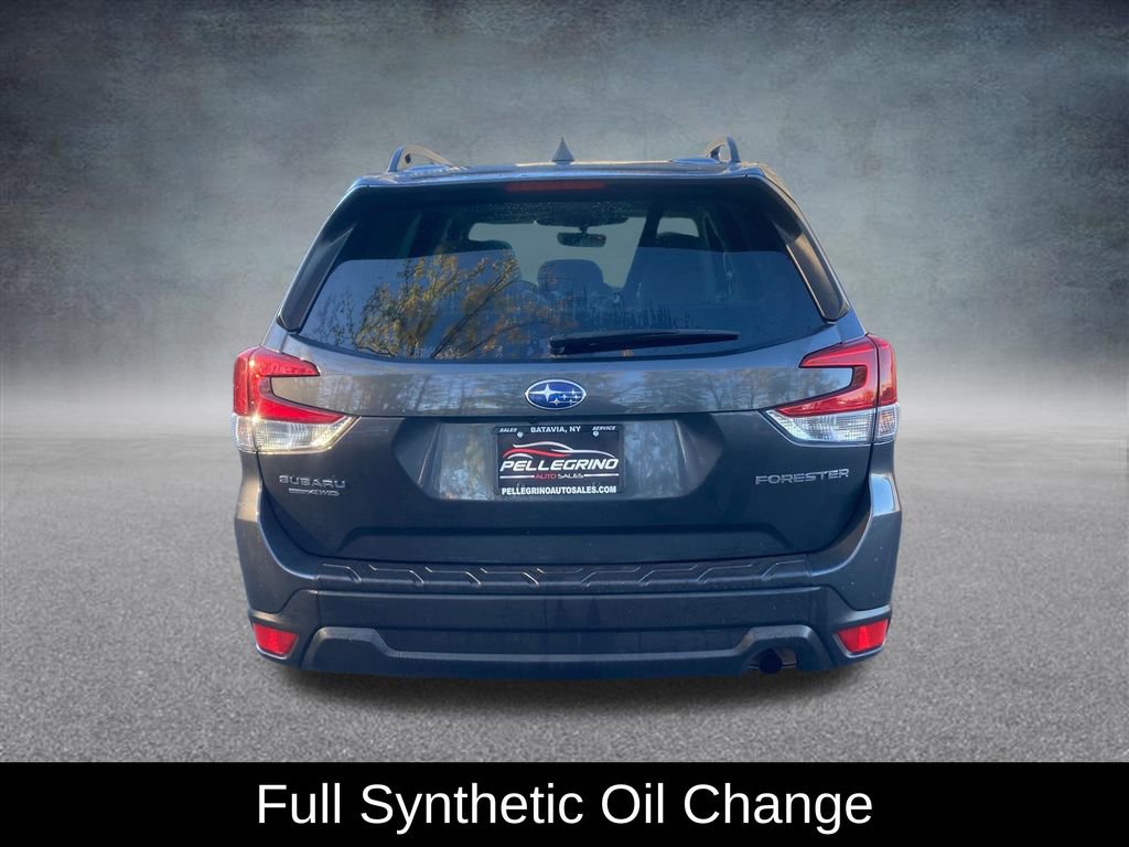 Used 2023 Subaru Forester Premium image 5