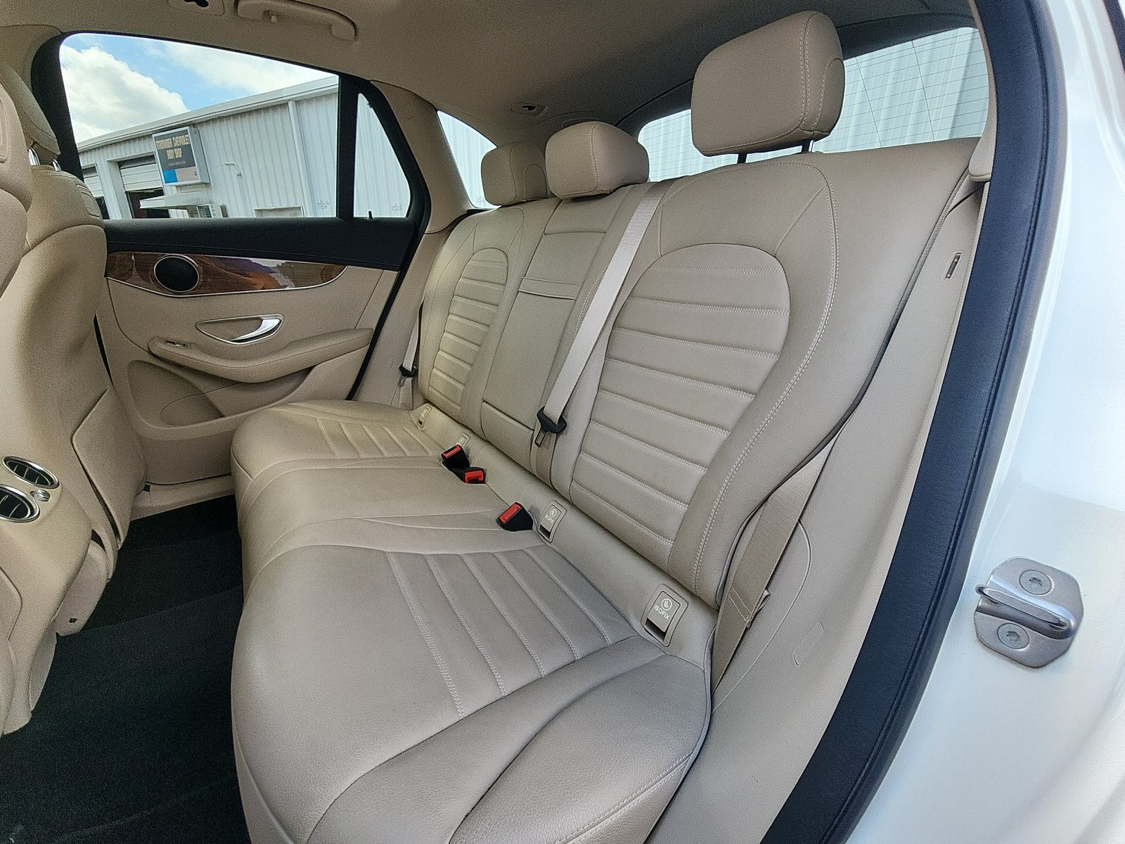 Used 2019 Mercedes-Benz GLC 300 image 23