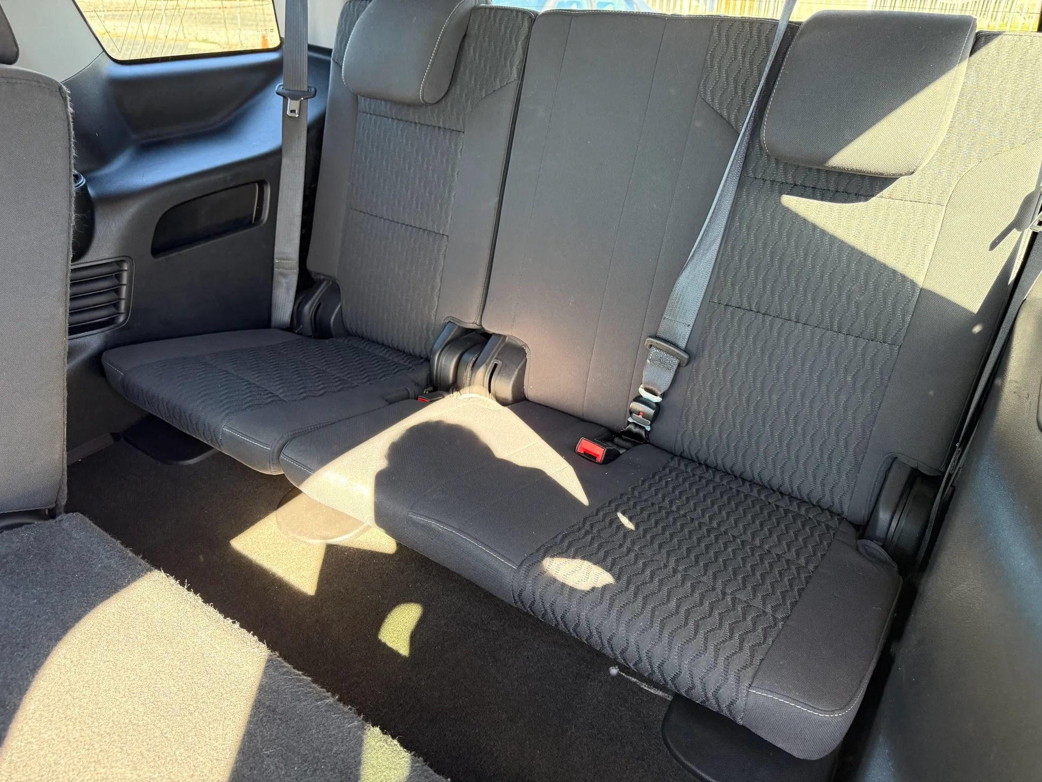 Used 2018 GMC Yukon SLE w/ SLE Value Package RWD image 17