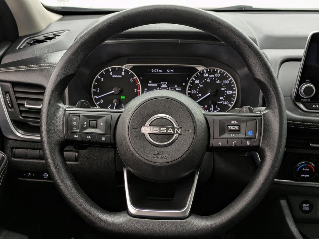 Used 2024 Nissan Rogue SV image 27