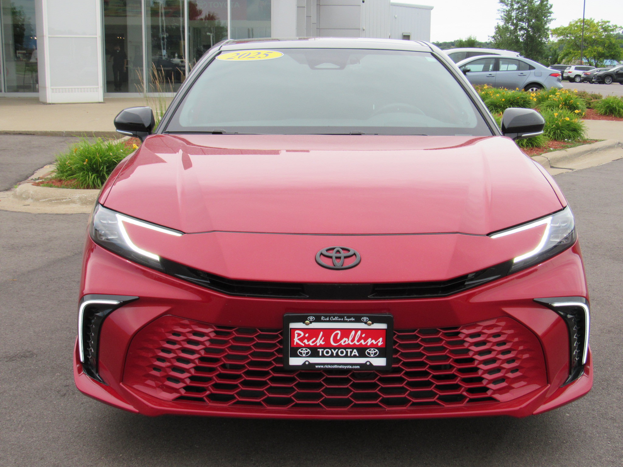 Used 2025 Toyota Camry XSE w/ Premium Package FWD image 3