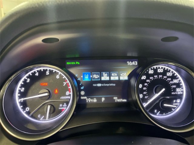 Used 2019 Toyota Camry XLE image 15
