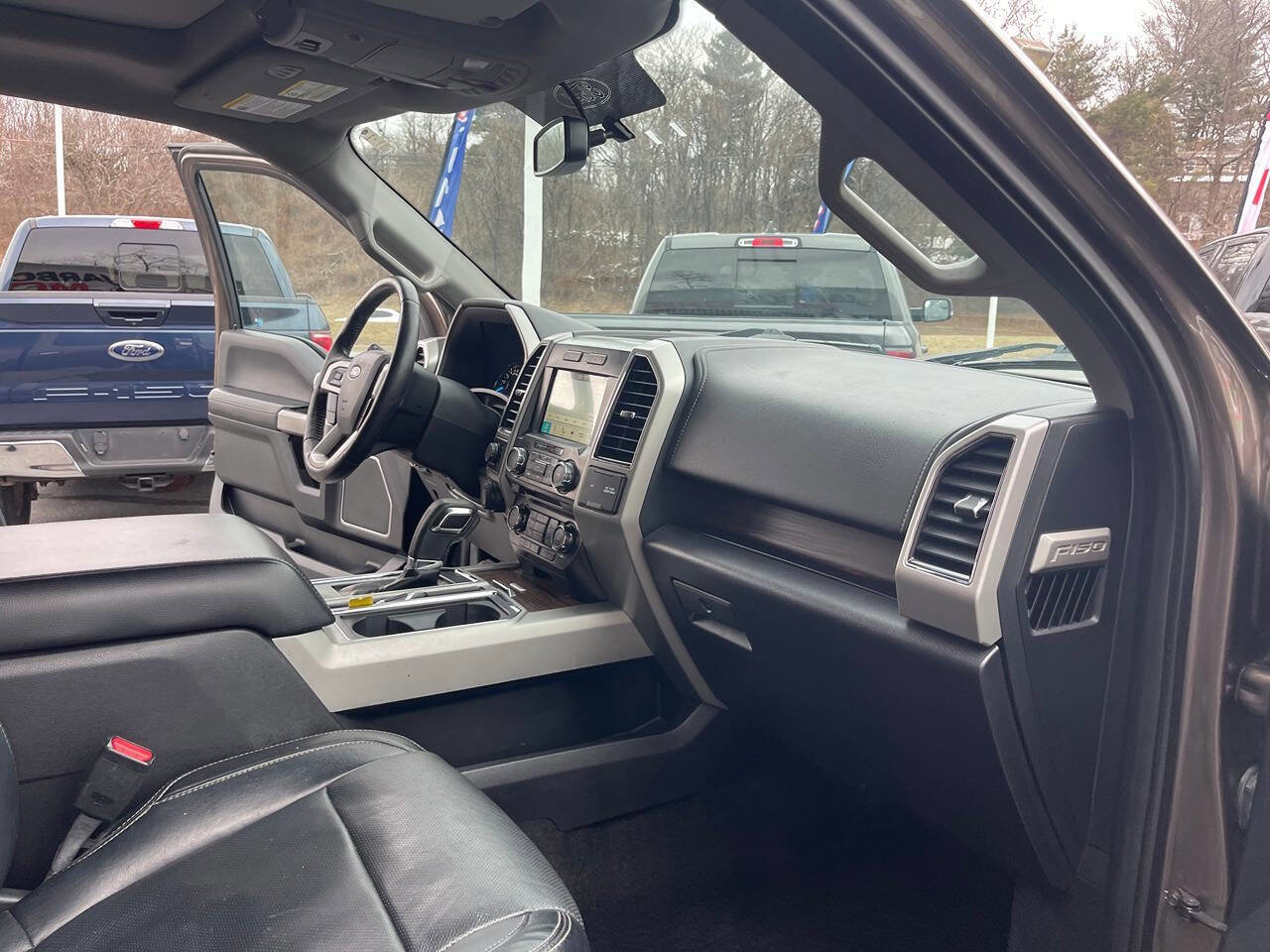 Used 2017 Ford F150 Lariat image 33