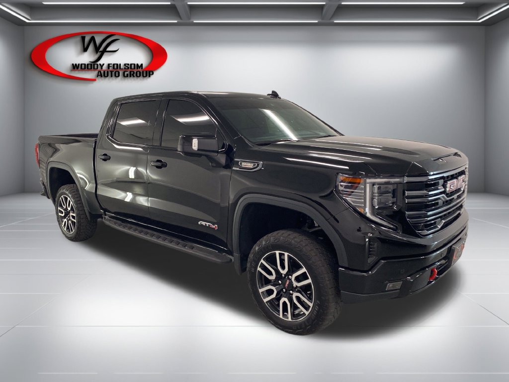 Used 2025 GMC Sierra 1500 AT4 w/ AT4 Premium Package AWD/4WD image 3
