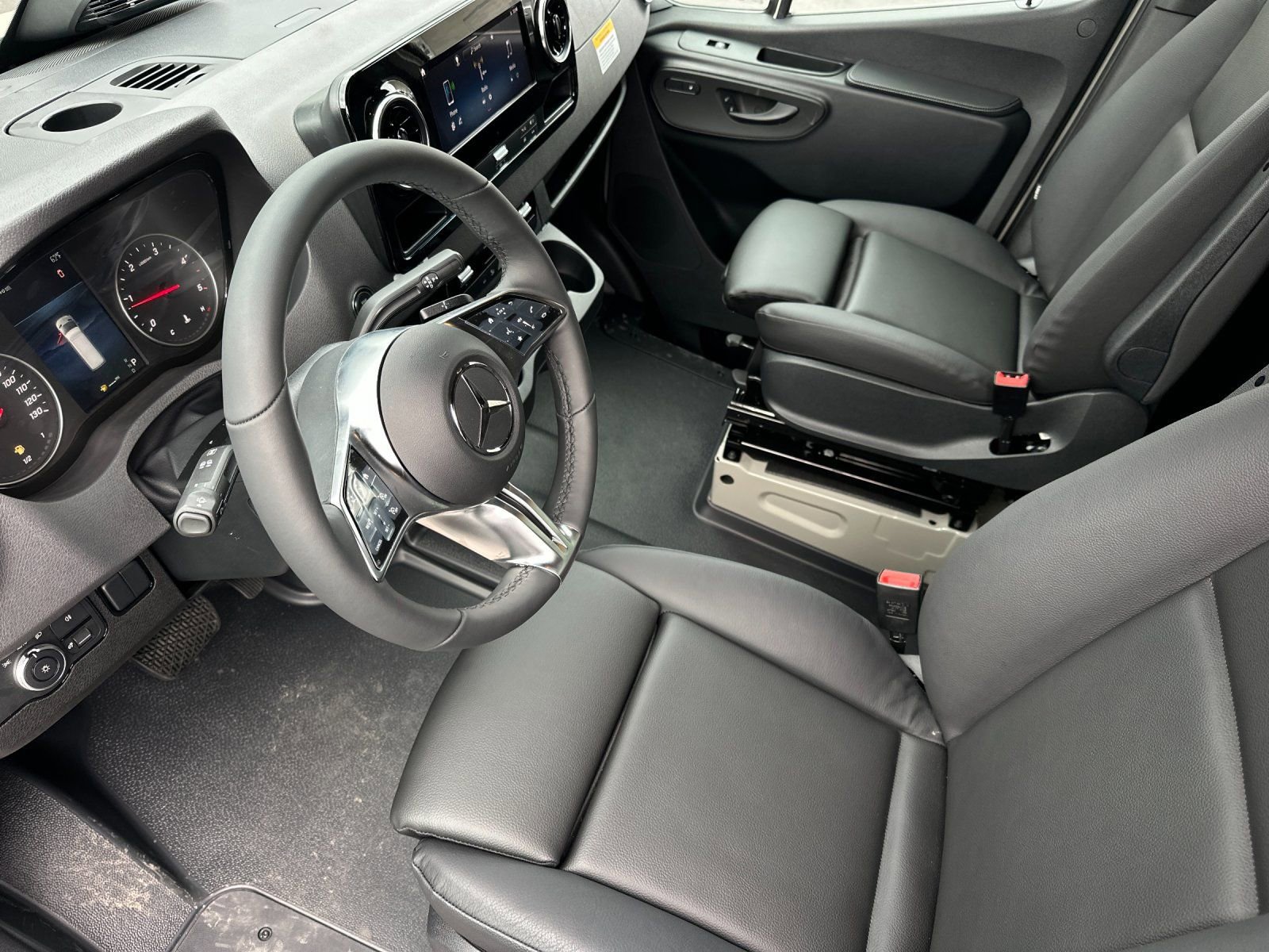 New 2026 Mercedes-Benz Sprinter 144 Cargo image 10