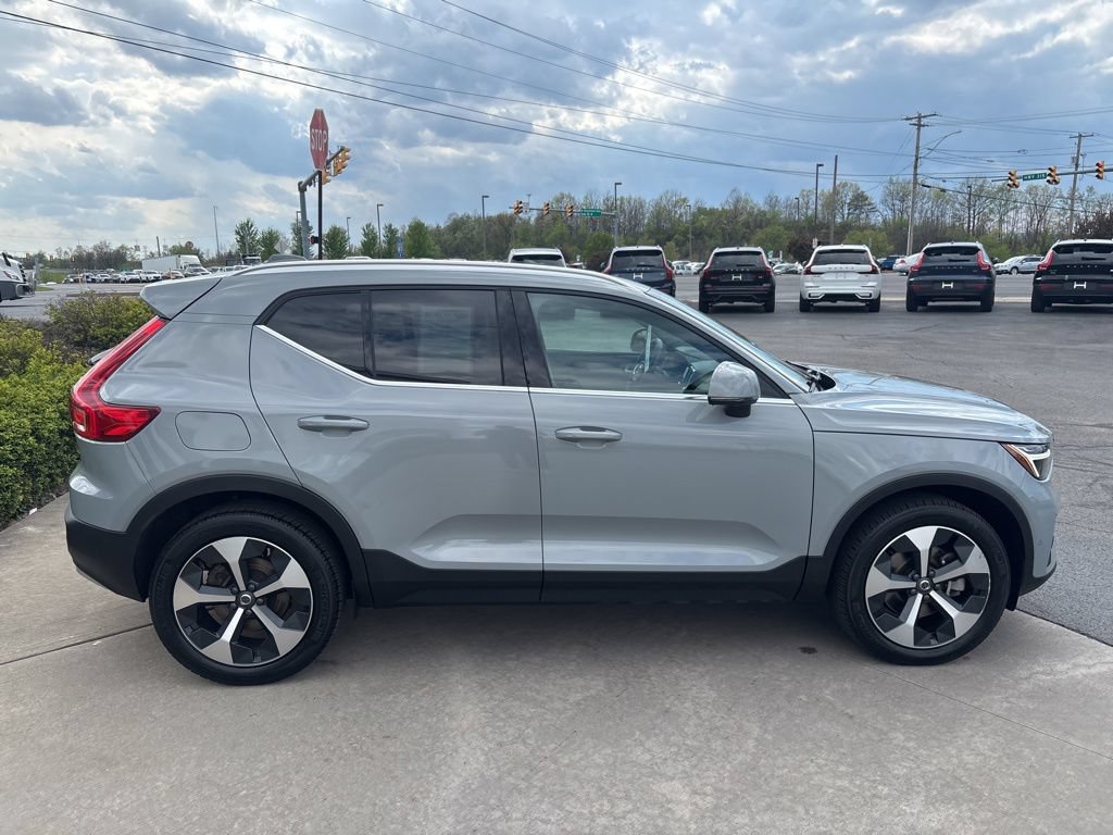 Certified 2024 Volvo XC40 B5 Plus w/ Climate Package AWD/4WD image 5