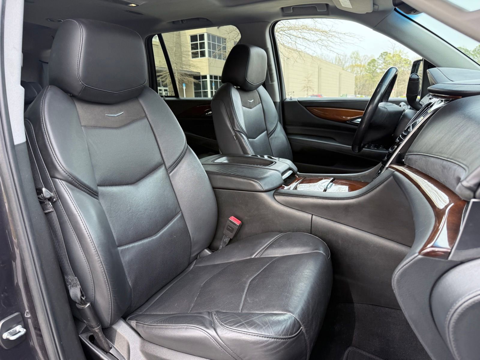 Used 2018 Cadillac Escalade Luxury image 37