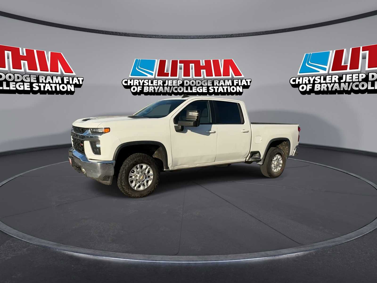Used 2023 Chevrolet Silverado 2500 LT w/ Convenience Package image 4