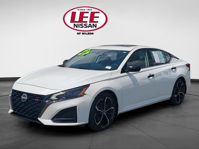 Used 2023 Nissan Altima 2.5 SR w/ SR Premium Package FWD image 7