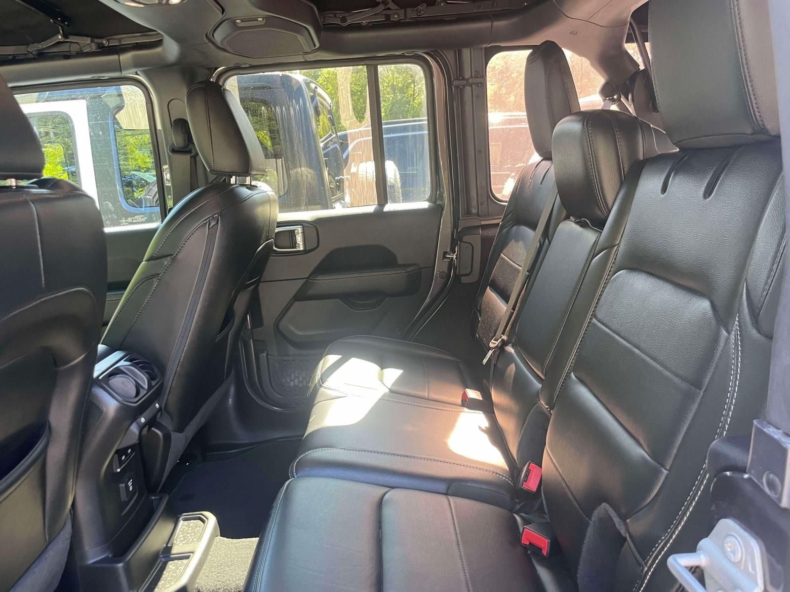 Used 2021 Jeep Wrangler Unlimited Sahara AWD/4WD image 10