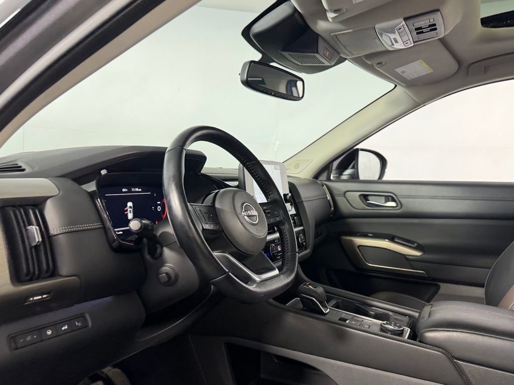 Used 2022 Nissan Pathfinder Platinum w/ Lighting Package (N92) image 21