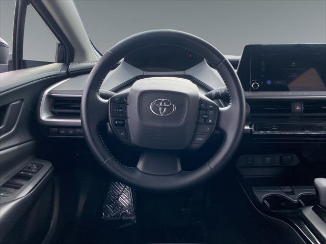 Certified 2025 Toyota Prius LE FWD image 12