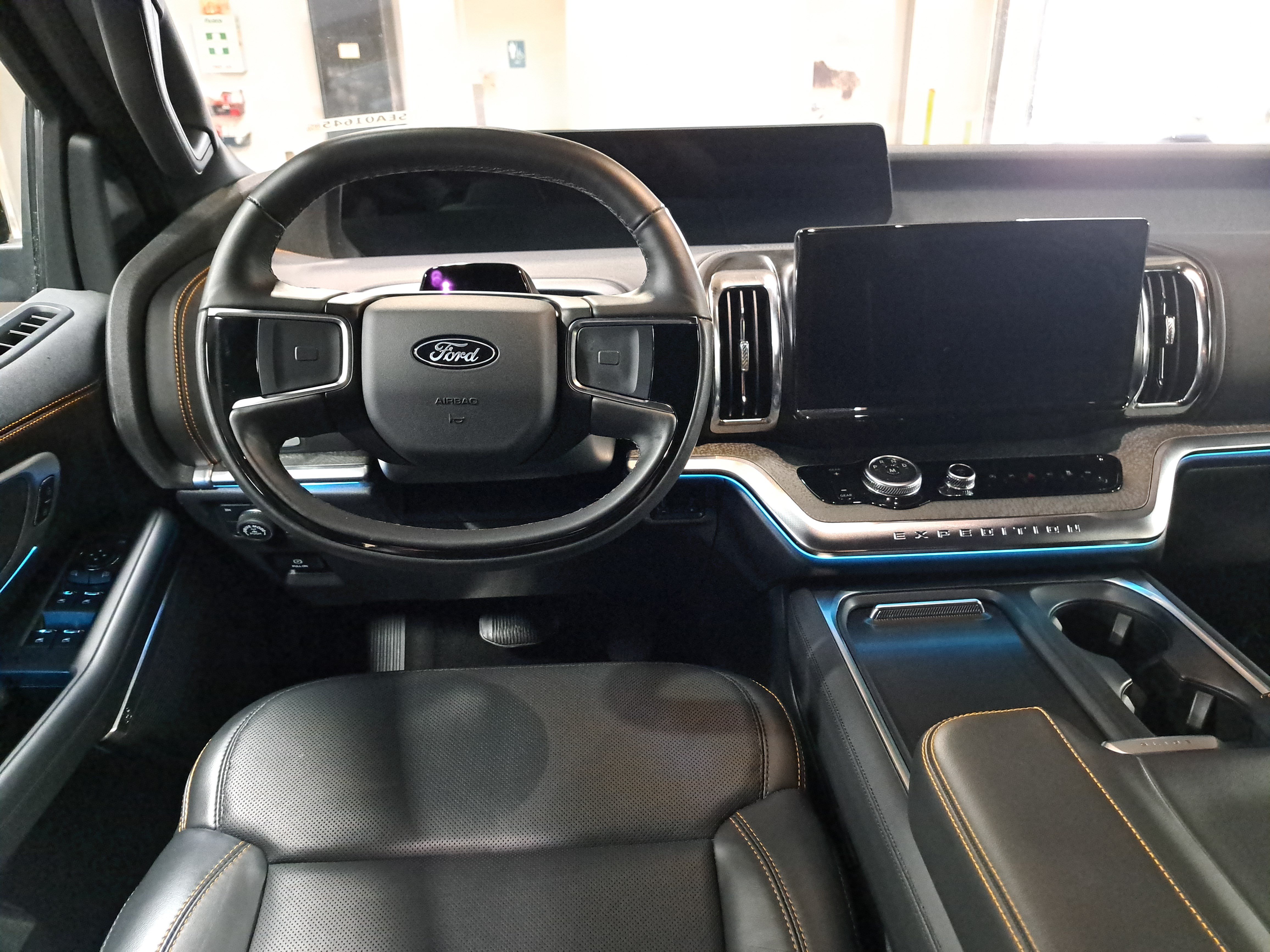 Used 2025 Ford Expedition Tremor AWD/4WD image 17