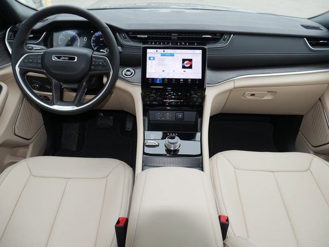 New 2025 Jeep Grand Cherokee L Limited w/ Luxury Tech Group II image 9