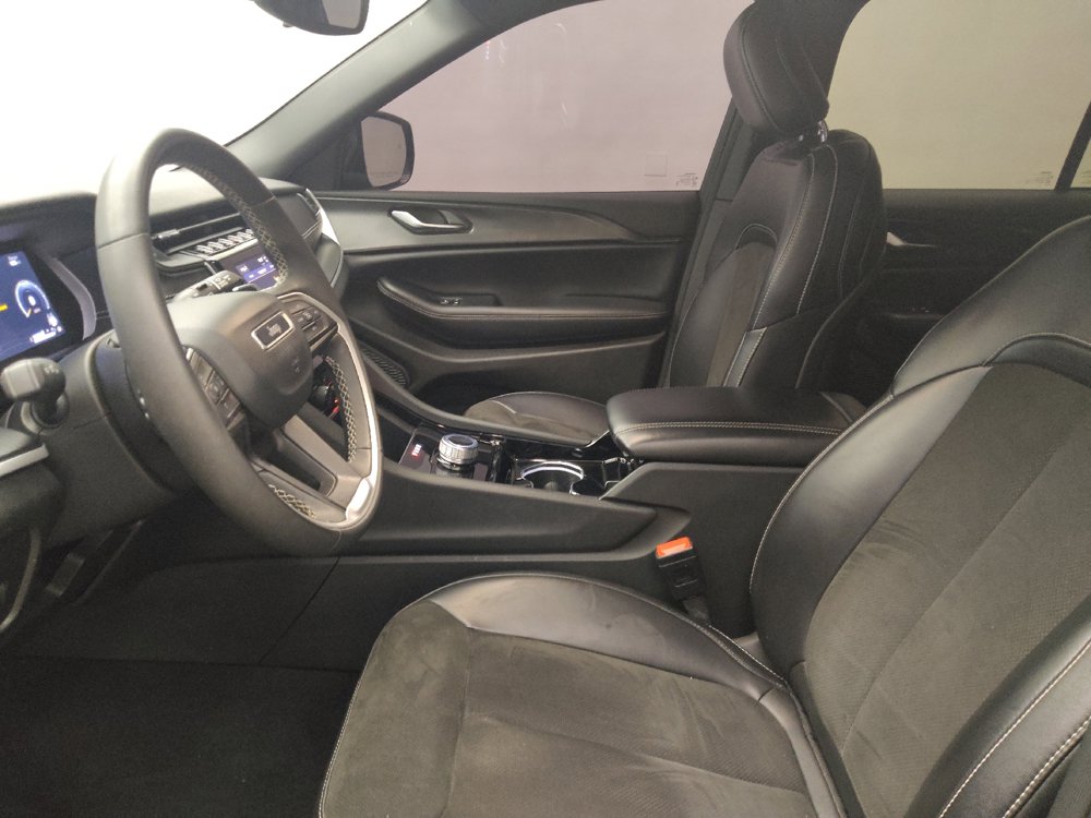 Used 2023 Jeep Grand Cherokee Altitude AWD/4WD image 17