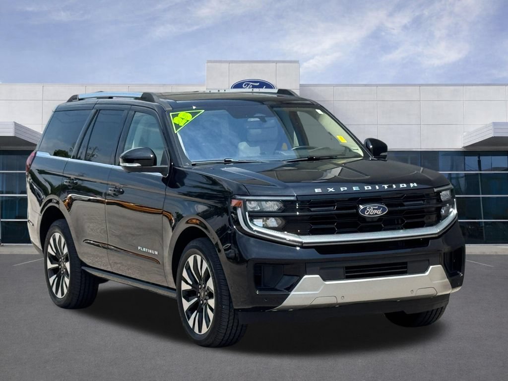 Used 2025 Ford Expedition Platinum w/ Driver's Package AWD/4WD video 2