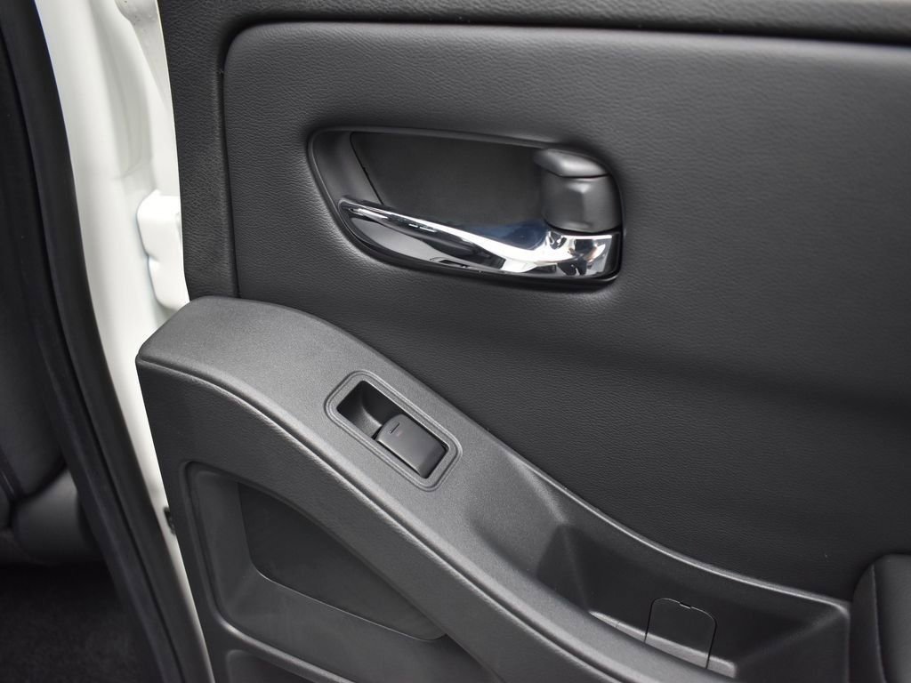 New 2025 Nissan Frontier SV w/ SV Convenience Package image 19