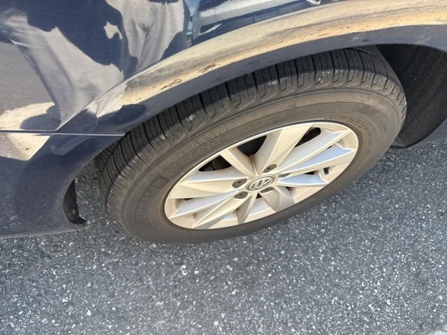 Used 2015 Volkswagen Golf S image 10