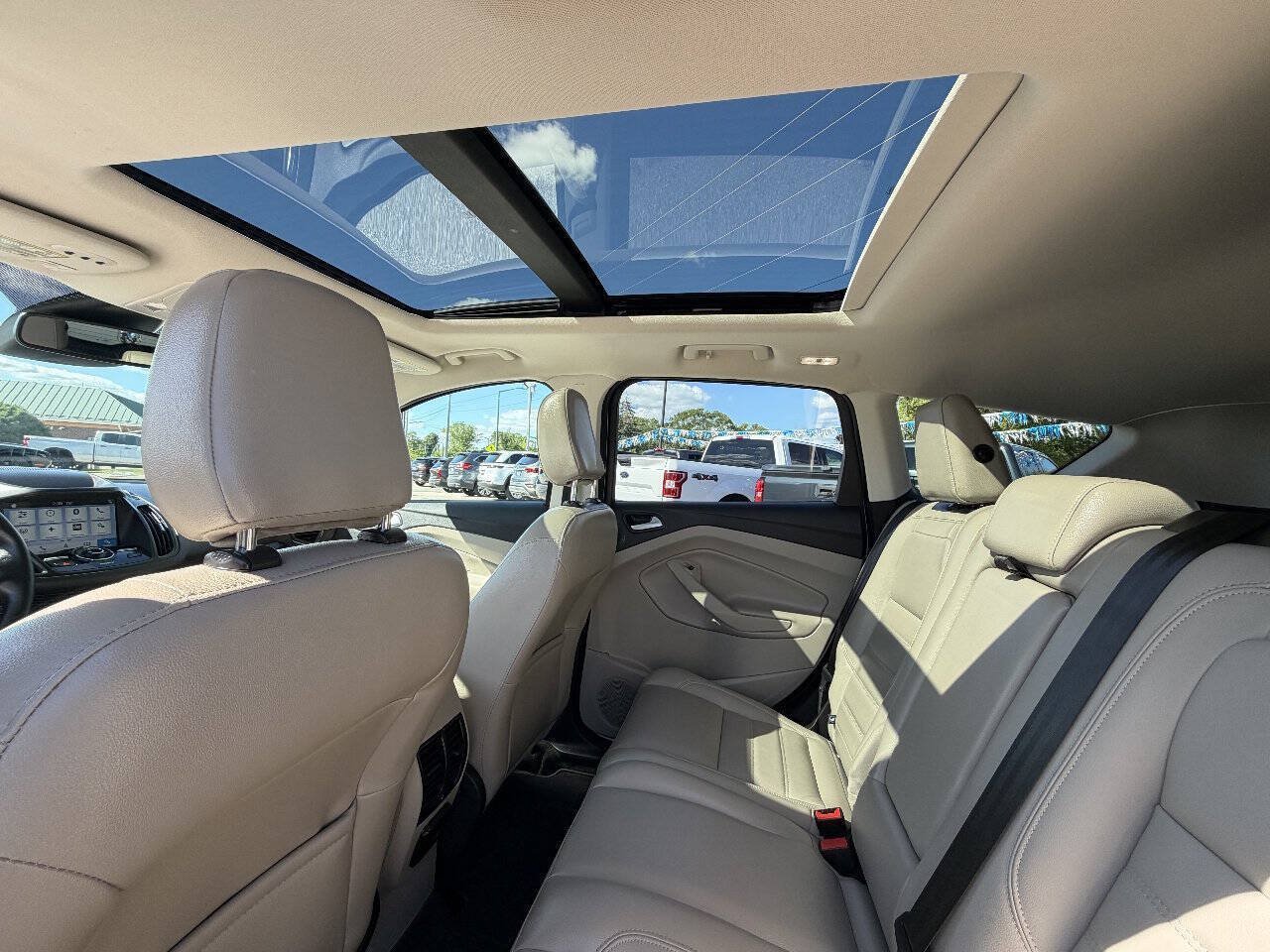 Used 2019 Ford Escape Titanium AWD/4WD image 11